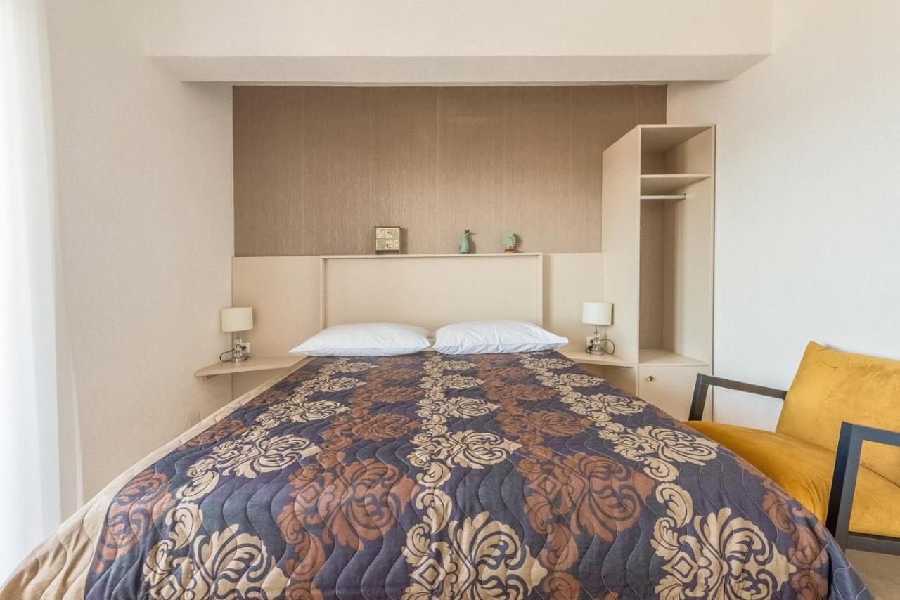 Apartments Ivana-Mira โอครูกกอร์นญี ภายนอก รูปภาพ