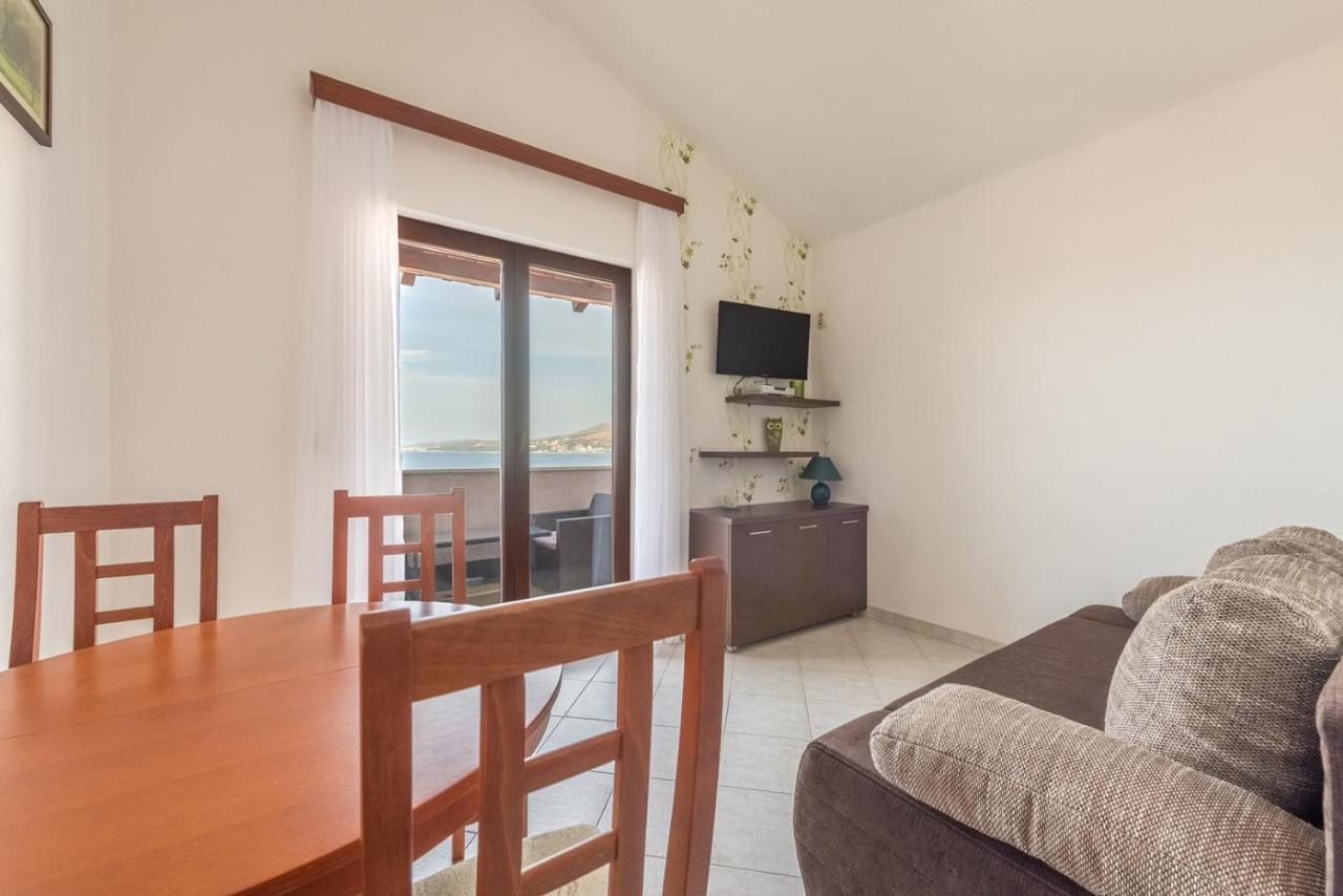 Apartments Ivana-Mira โอครูกกอร์นญี ภายนอก รูปภาพ