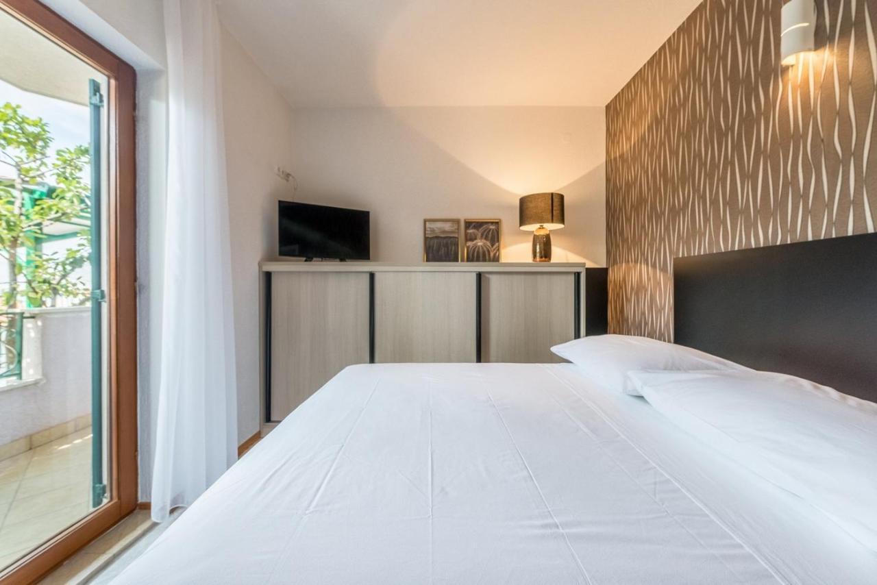 Apartments Ivana-Mira โอครูกกอร์นญี ภายนอก รูปภาพ