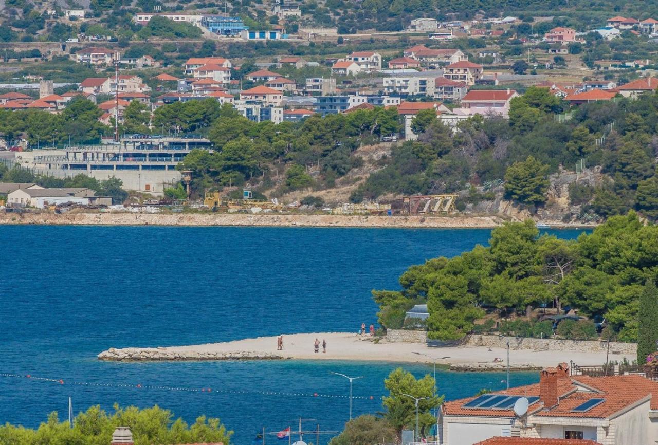 Apartments Ivana-Mira โอครูกกอร์นญี ภายนอก รูปภาพ