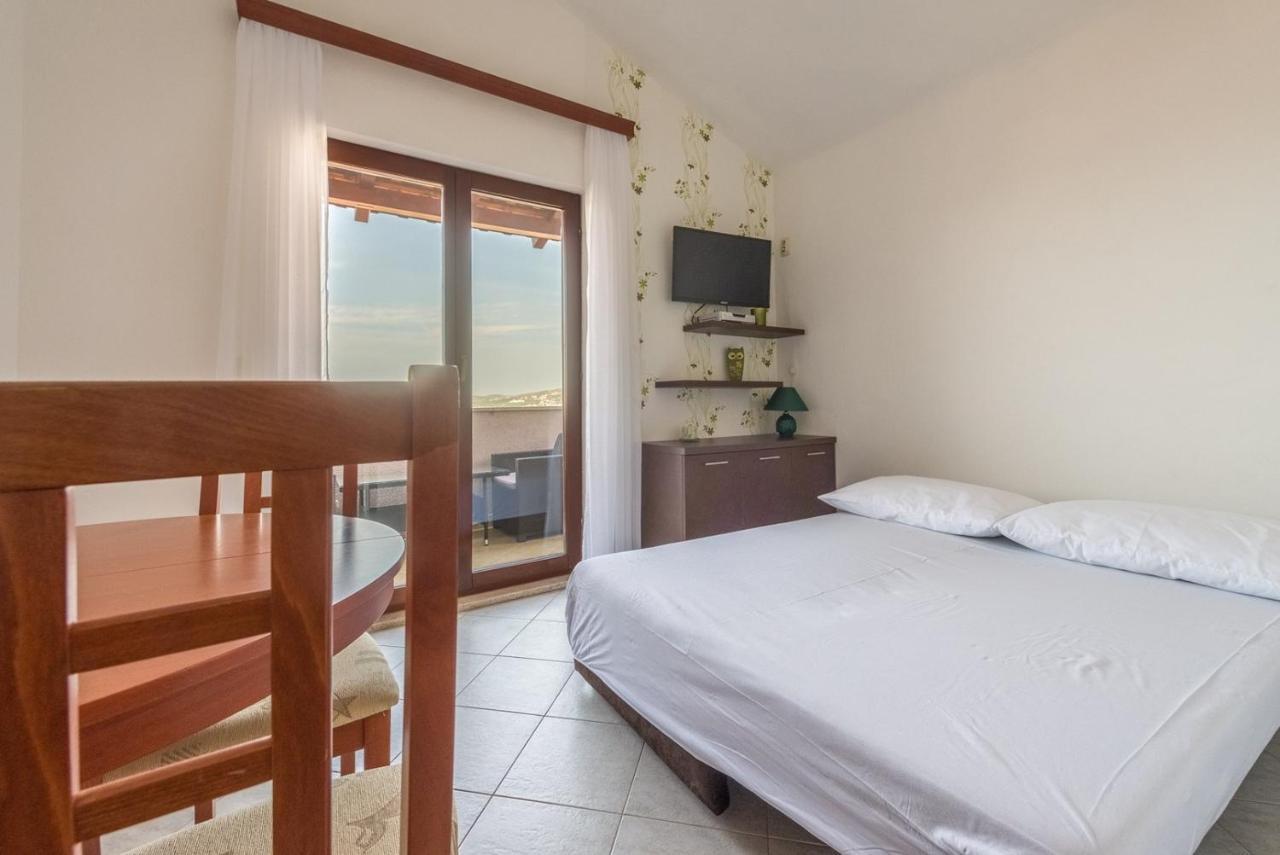 Apartments Ivana-Mira โอครูกกอร์นญี ภายนอก รูปภาพ