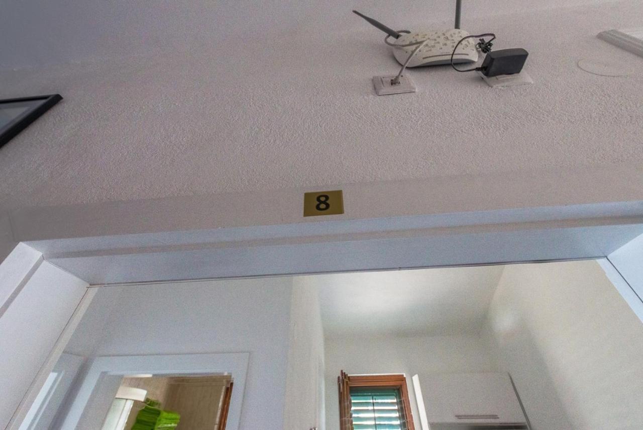Apartments Ivana-Mira โอครูกกอร์นญี ภายนอก รูปภาพ